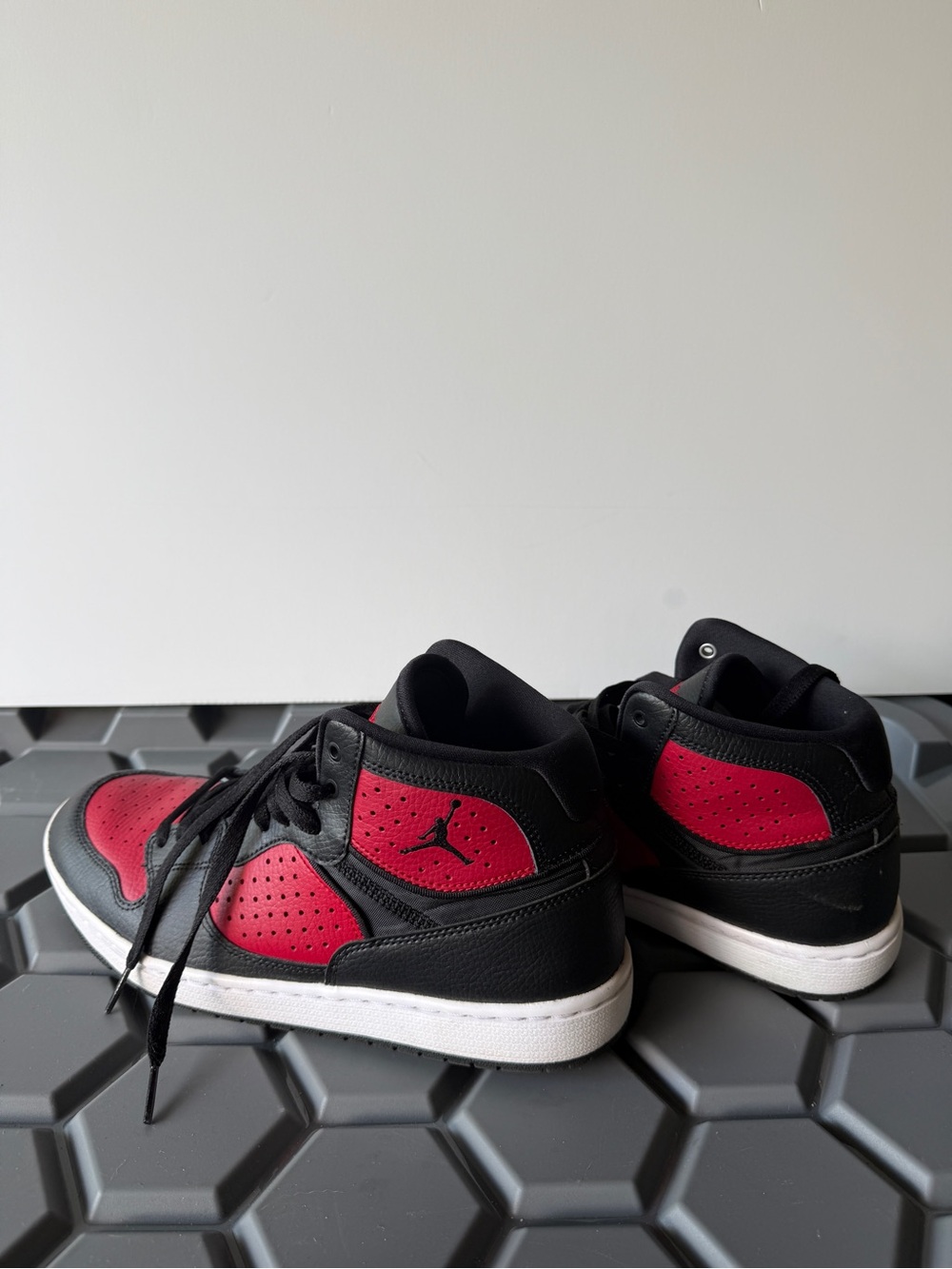 LIKE NEW Jordan Jumpman Black and Red Mid-Top Sneakers